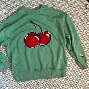 Cute crewneck sweatshirt- never worn